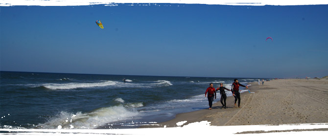 Bei AllYouCanSurf kiten für Einsteiger von Profis lernen in Holland, Petten