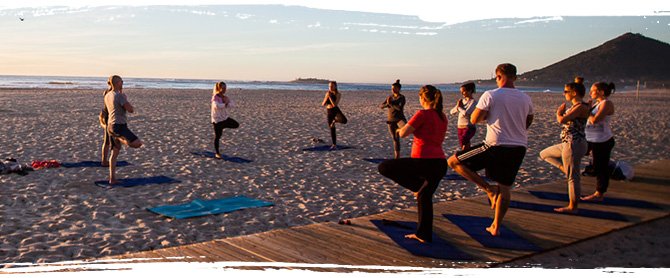 Yoga bei AllYouCanSurf in Petten.